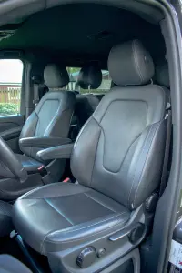 Mercedes-Benz V250 AMG Night Assist Wntr M1 N1 2 140kW thumbnail