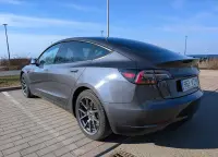 Tesla Model 3 Standard Range Plus 0.0 239kW thumbnail
