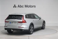 Volvo V60 Cross Country - 2 145kW thumbnail