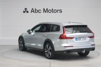 Volvo V60 Cross Country - 2 145kW thumbnail