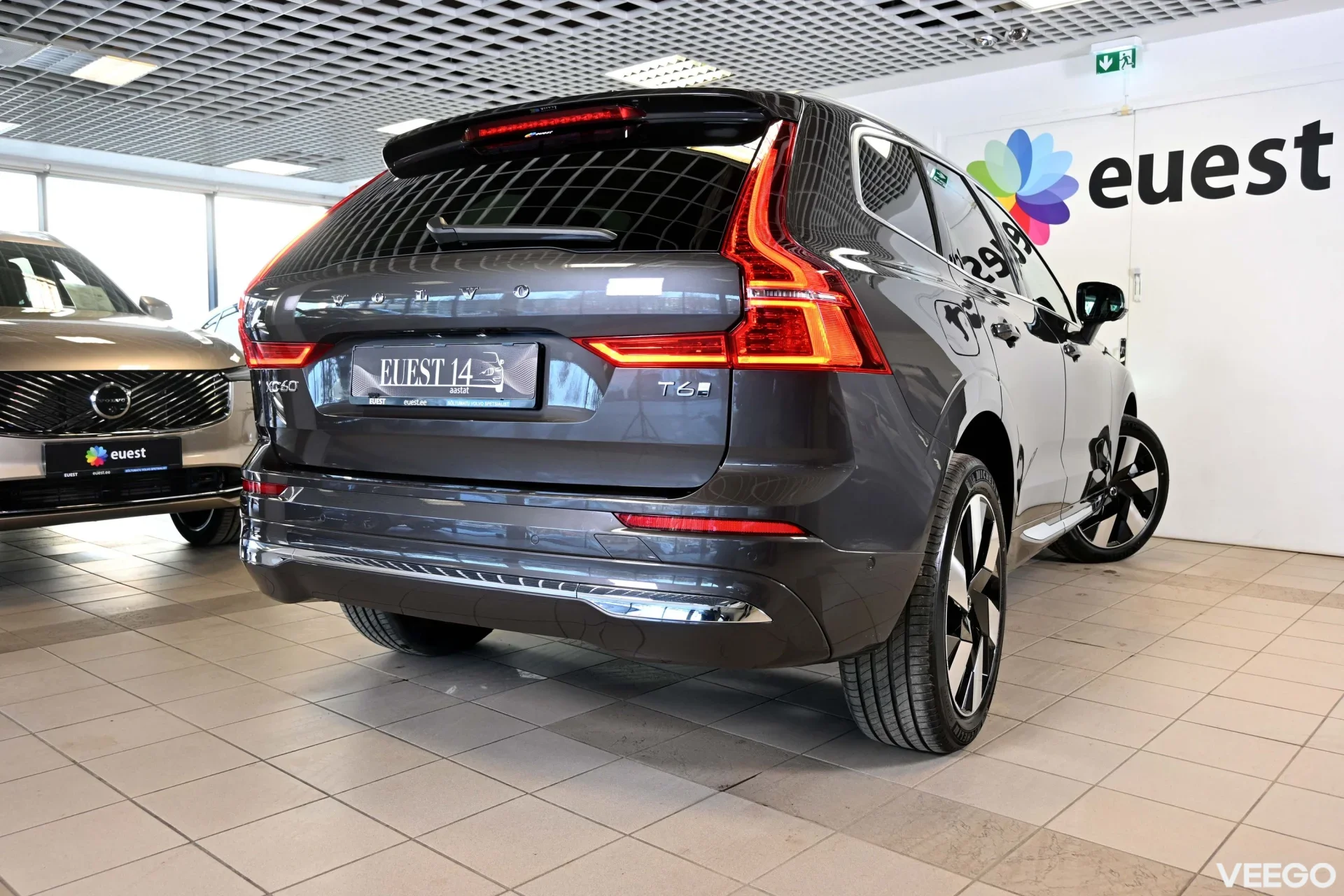 Volvo XC60 AWD B&W LUXURY+ ULTRA BRIGHT XENIUM INTELLI PRO MY25 2 293kW