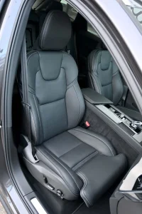 Volvo XC60 AWD B&W LUXURY+ ULTRA BRIGHT XENIUM INTELLI PRO MY25 2 293kW thumbnail