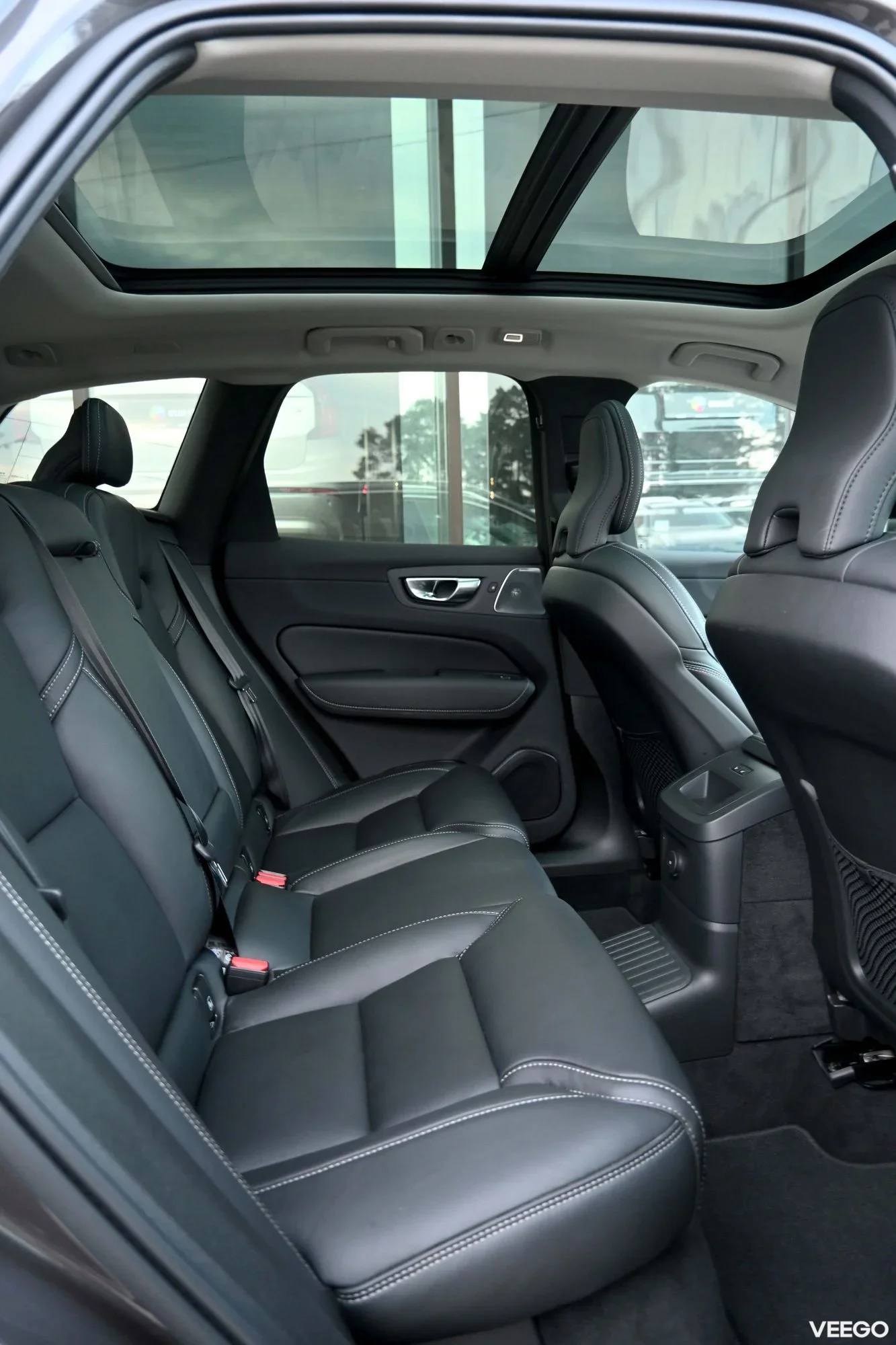 Volvo XC60 AWD B&W LUXURY+ ULTRA BRIGHT XENIUM INTELLI PRO MY25 2 293kW