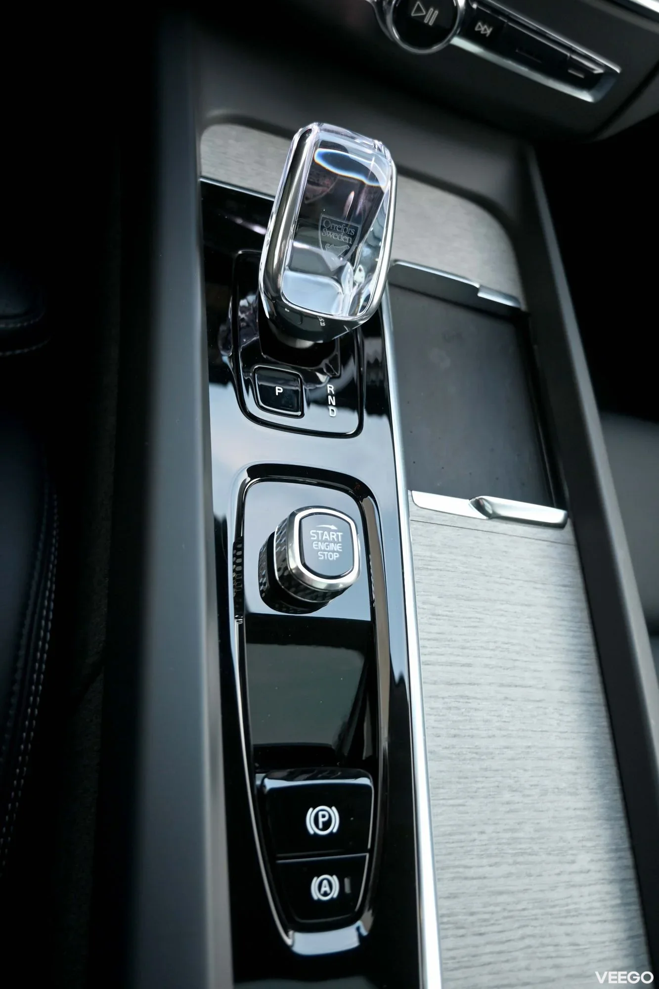 Volvo XC60 AWD B&W LUXURY+ ULTRA BRIGHT XENIUM INTELLI PRO MY25 2 293kW