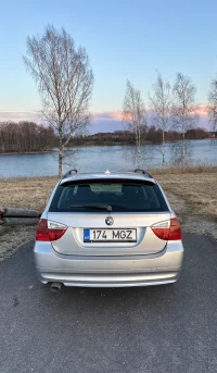 BMW 320 2.0 120kW thumbnail