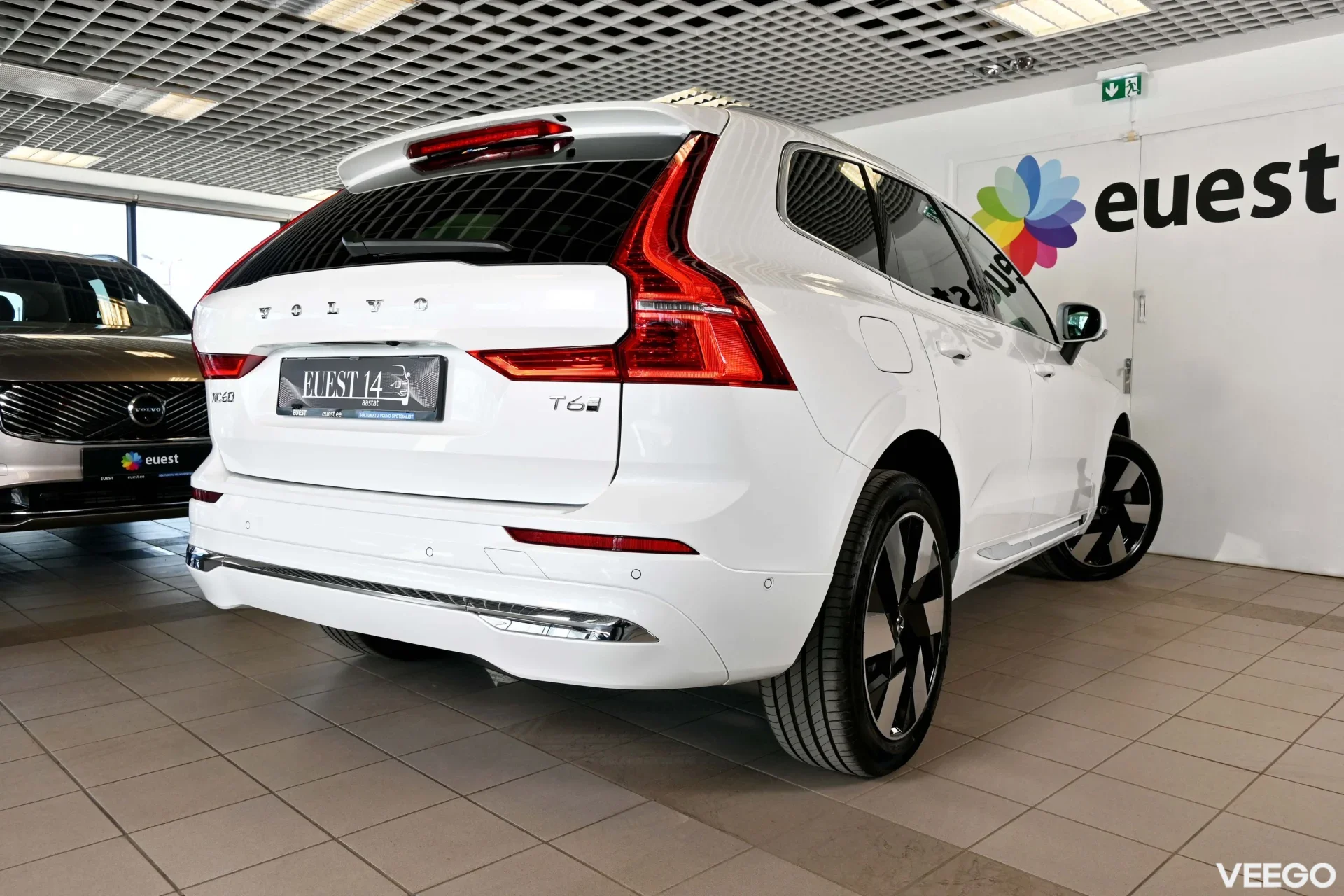 Volvo XC60 AWD B&W LUXURY+ ULTRA BRIGHT XENIUM INTELLI PRO MY25 2 293kW