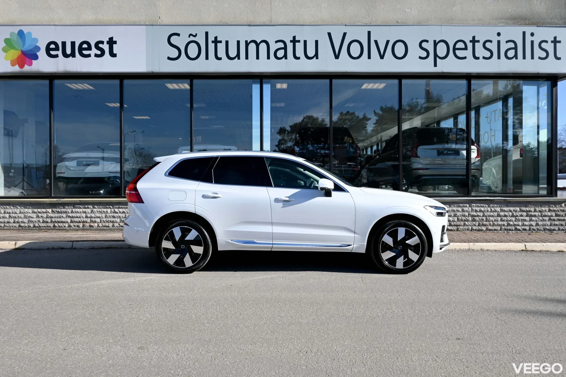 Volvo XC60 AWD B&W LUXURY+ ULTRA BRIGHT XENIUM INTELLI PRO MY25 2 293kW