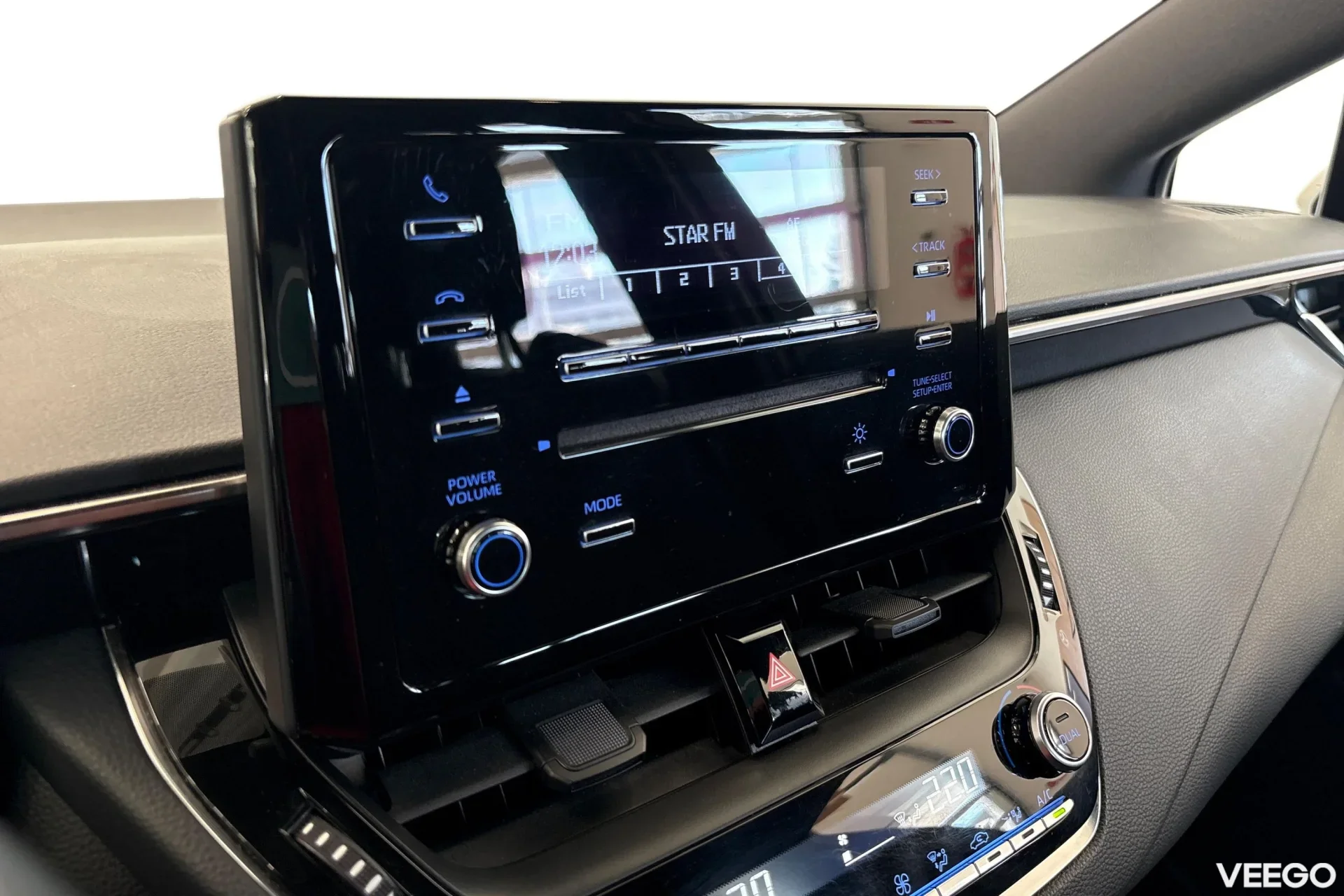 Toyota Corolla Standard Hybrid 1.8 72kW