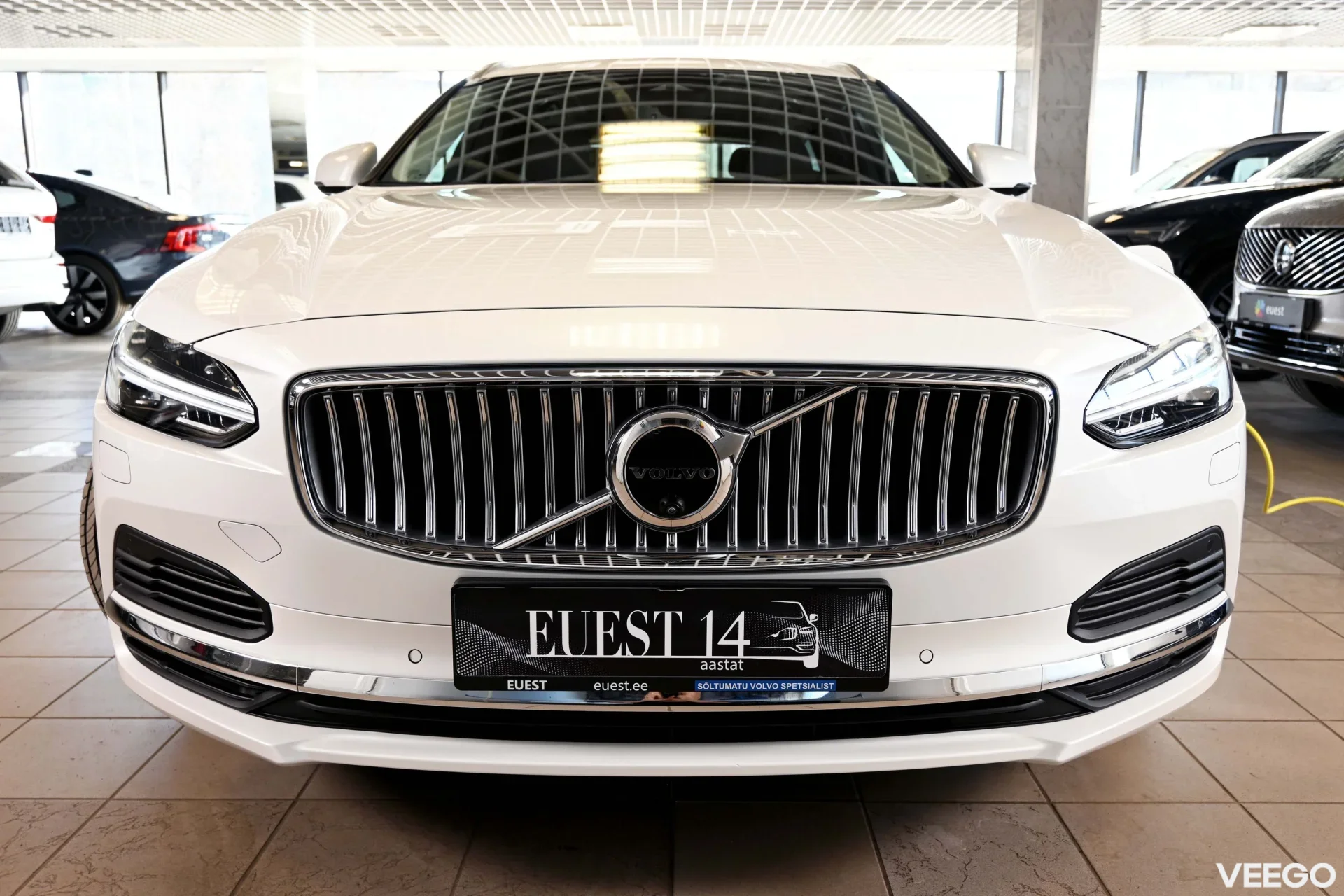 Volvo V90 AWD T8 B&W ULTRA BRIGHT XENIUM INTELLI SAFE PRO 2 335kW