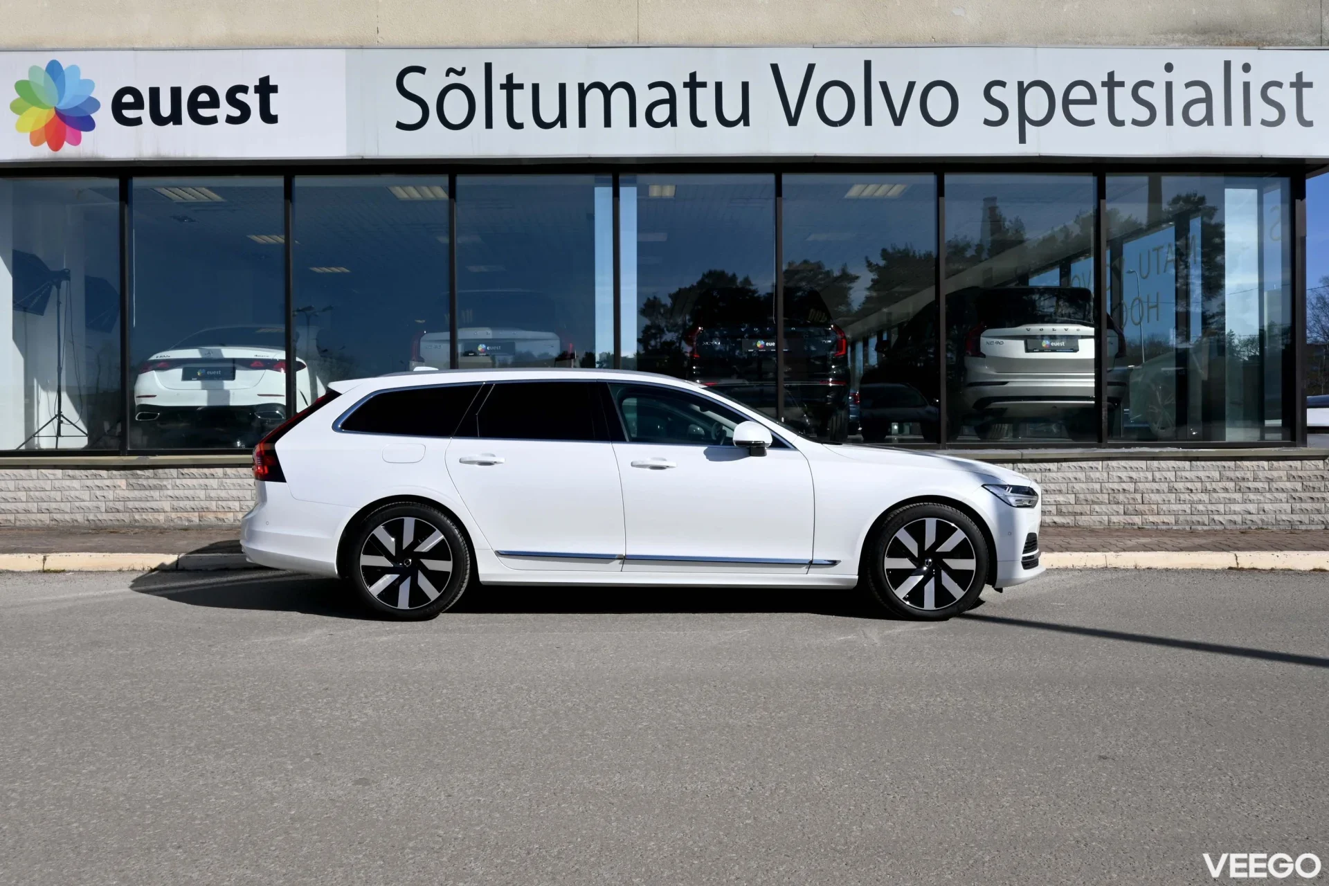 Volvo V90 AWD T8 B&W ULTRA BRIGHT XENIUM INTELLI SAFE PRO 2 335kW