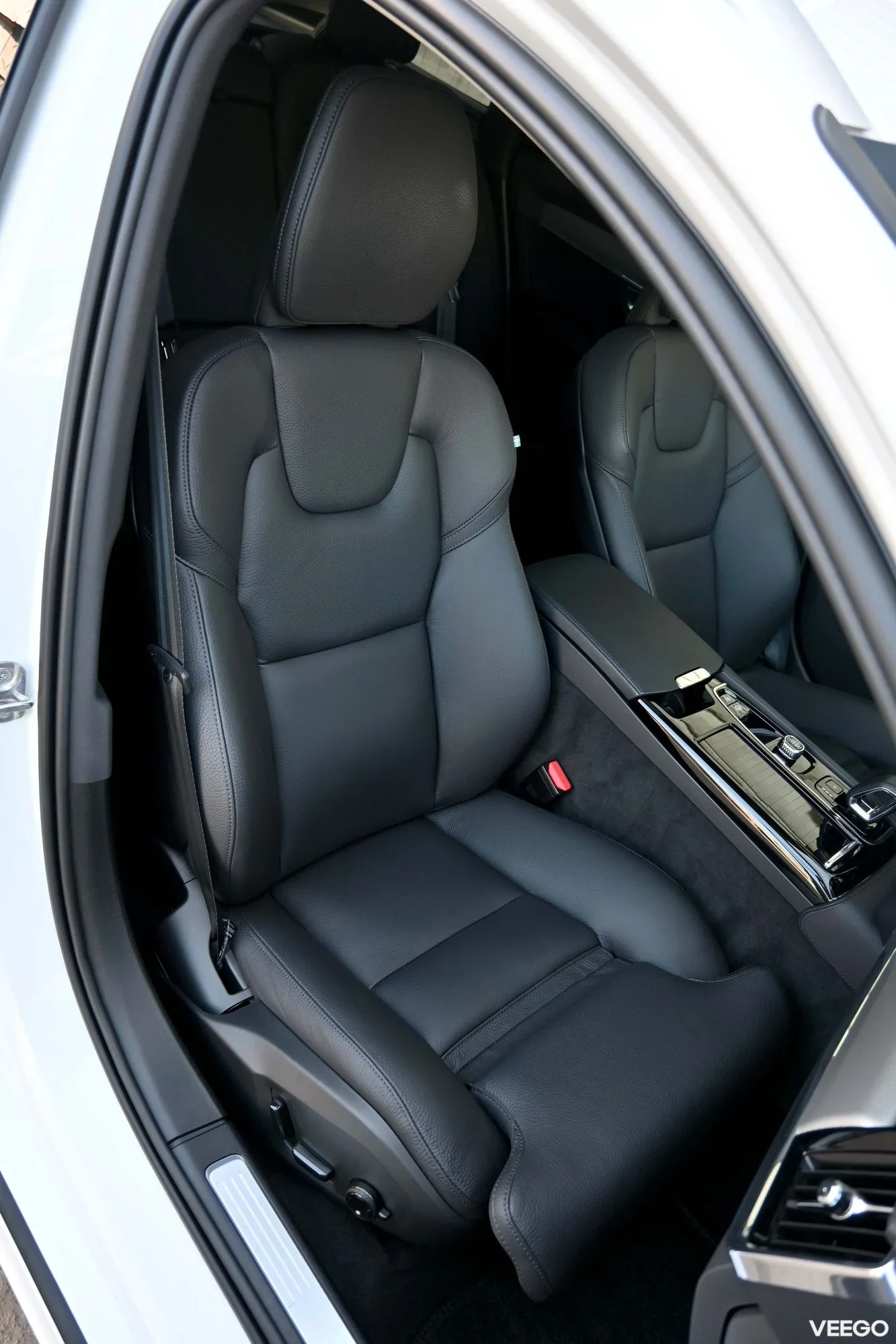 Volvo V90 AWD T8 B&W ULTRA BRIGHT XENIUM INTELLI SAFE PRO 2 335kW