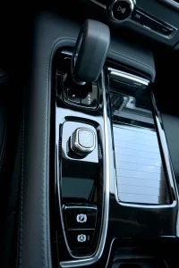 Volvo V90 AWD T8 B&W ULTRA BRIGHT XENIUM INTELLI SAFE PRO 2 335kW thumbnail