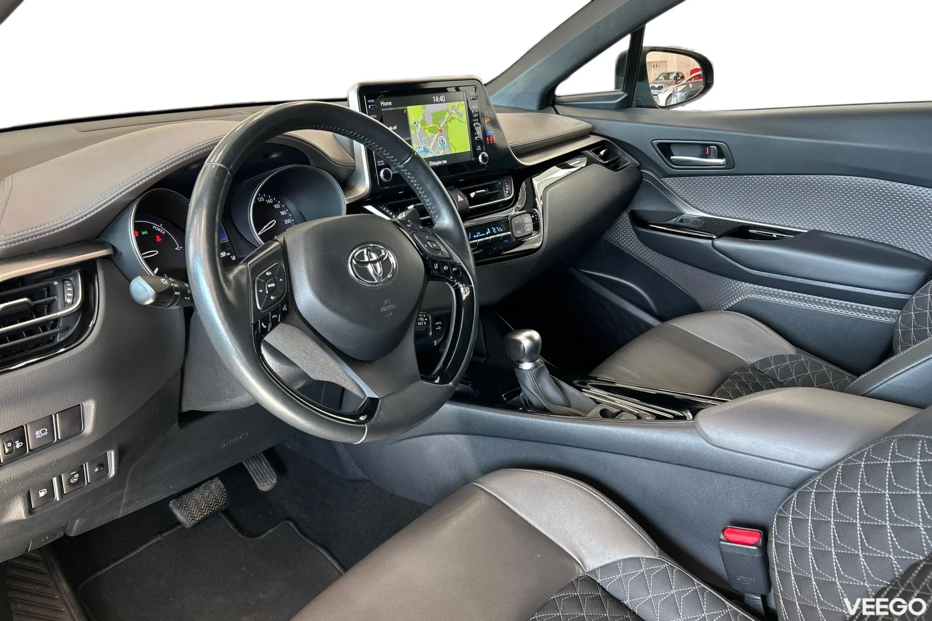 Toyota C-HR Luxury Hybrid 1.8 72kW
