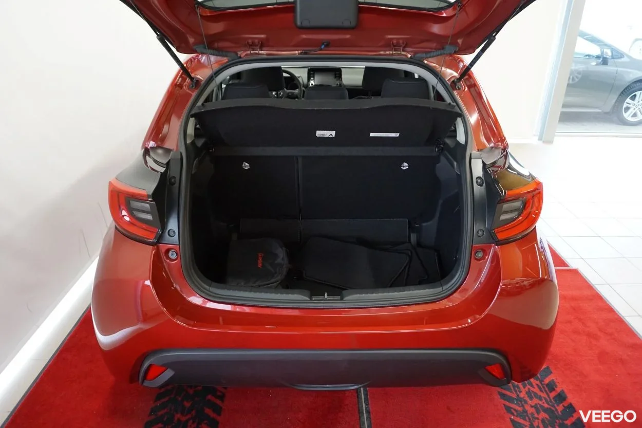 Toyota Yaris Active Plus Dynamic pakett 1.5 68kW