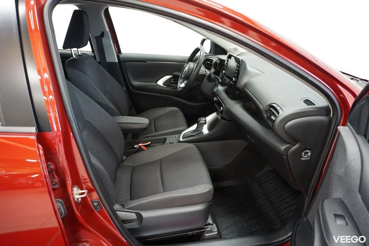 Toyota Yaris Active Plus Dynamic pakett 1.5 68kW