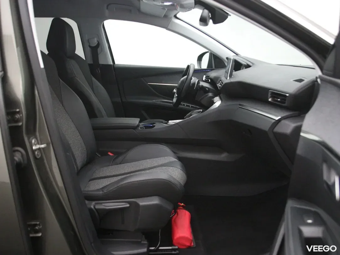 Peugeot 5008 1.5 96kW