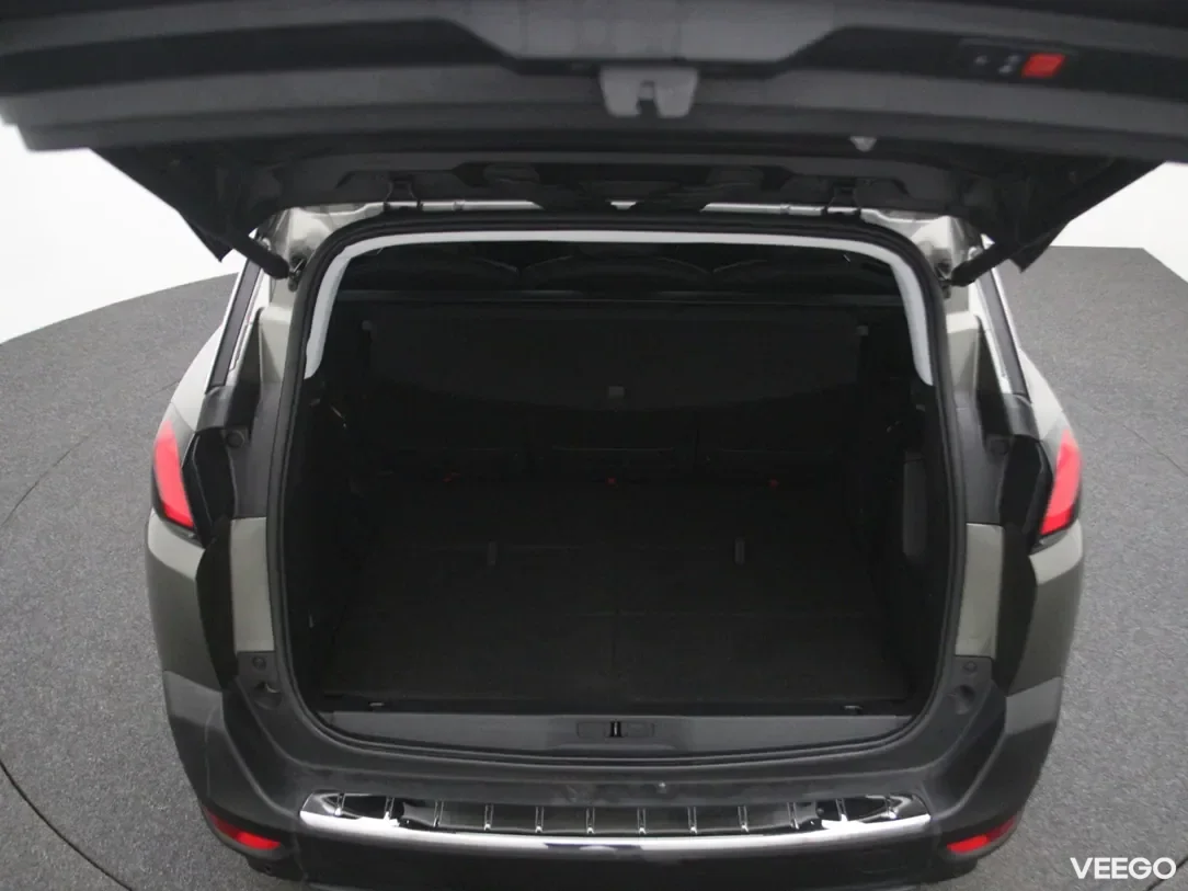 Peugeot 5008 1.5 96kW