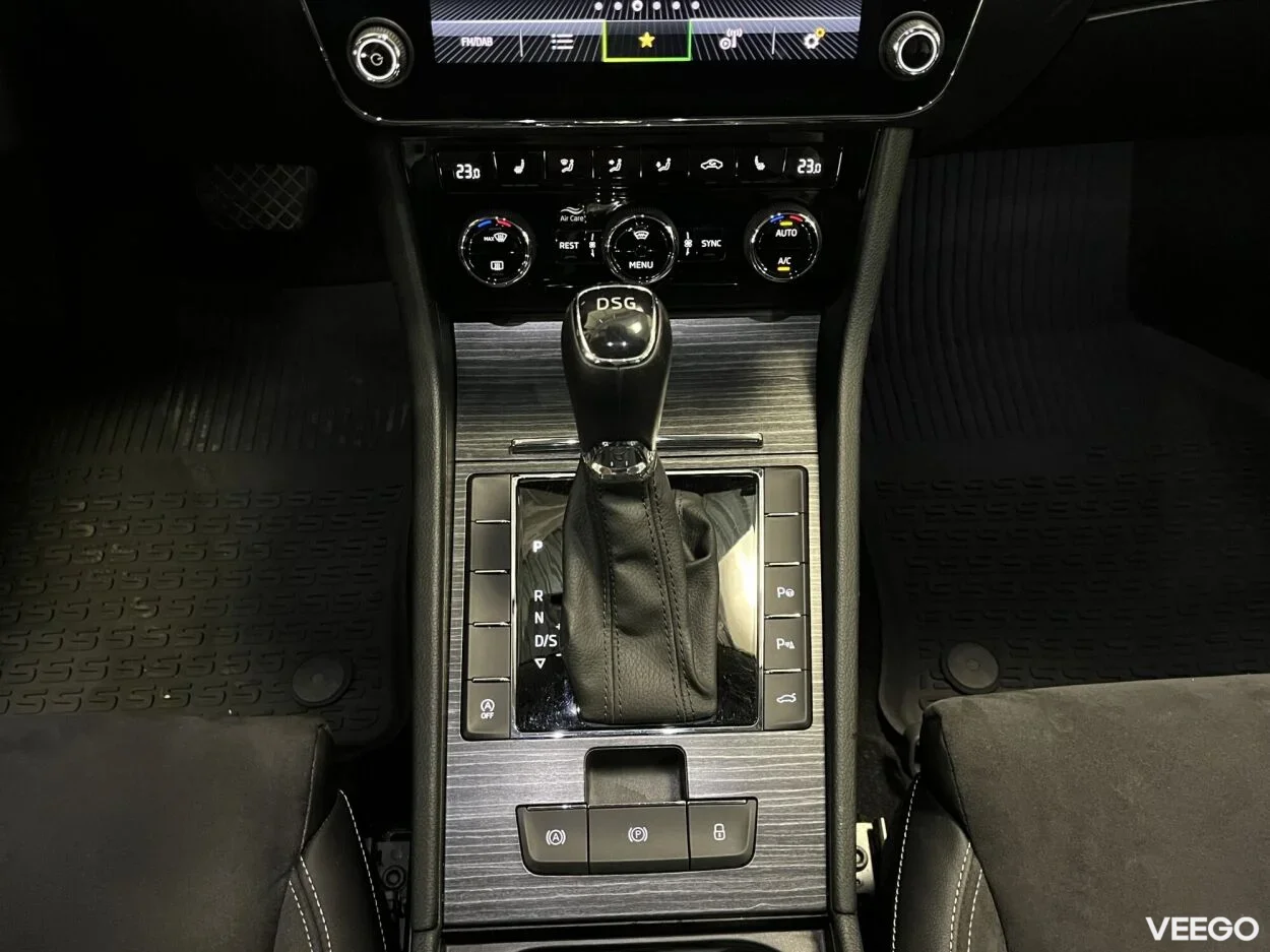 Skoda Superb Elegance FL 7-k  DSG 1.5 110kW