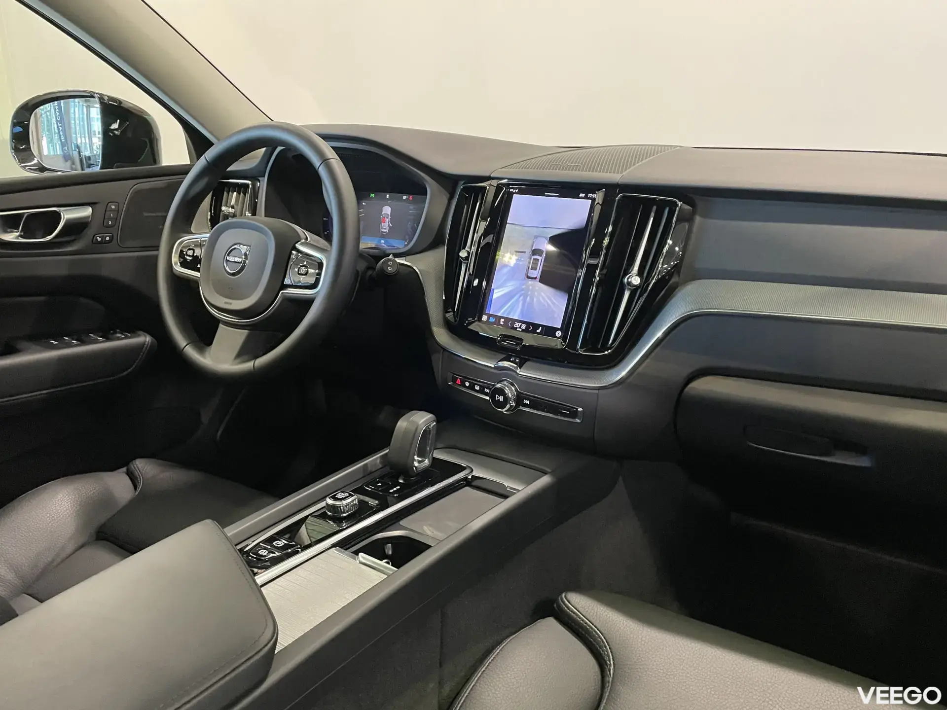 Volvo XC60 AWD PLUS DARK 335kW