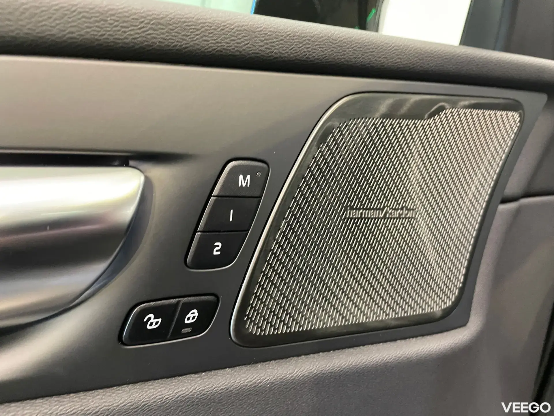 Volvo XC60 AWD PLUS DARK 335kW