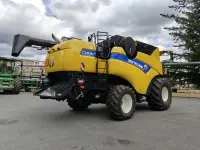 New Holland CX 8.90 308kW thumbnail