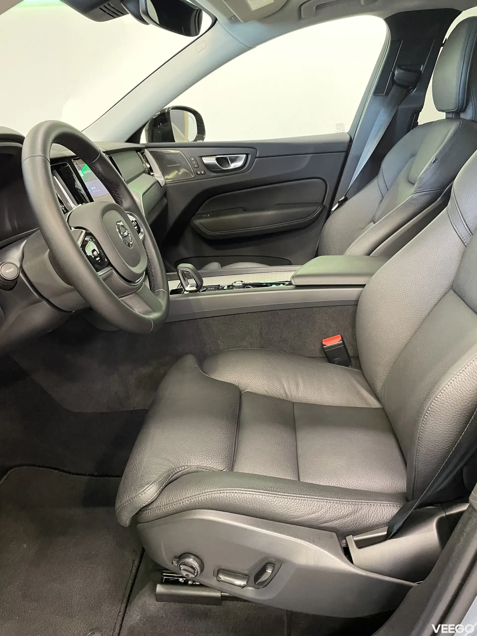 Volvo XC60 AWD PLUS DARK 335kW