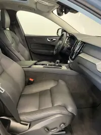 Volvo XC60 AWD PLUS DARK 335kW thumbnail