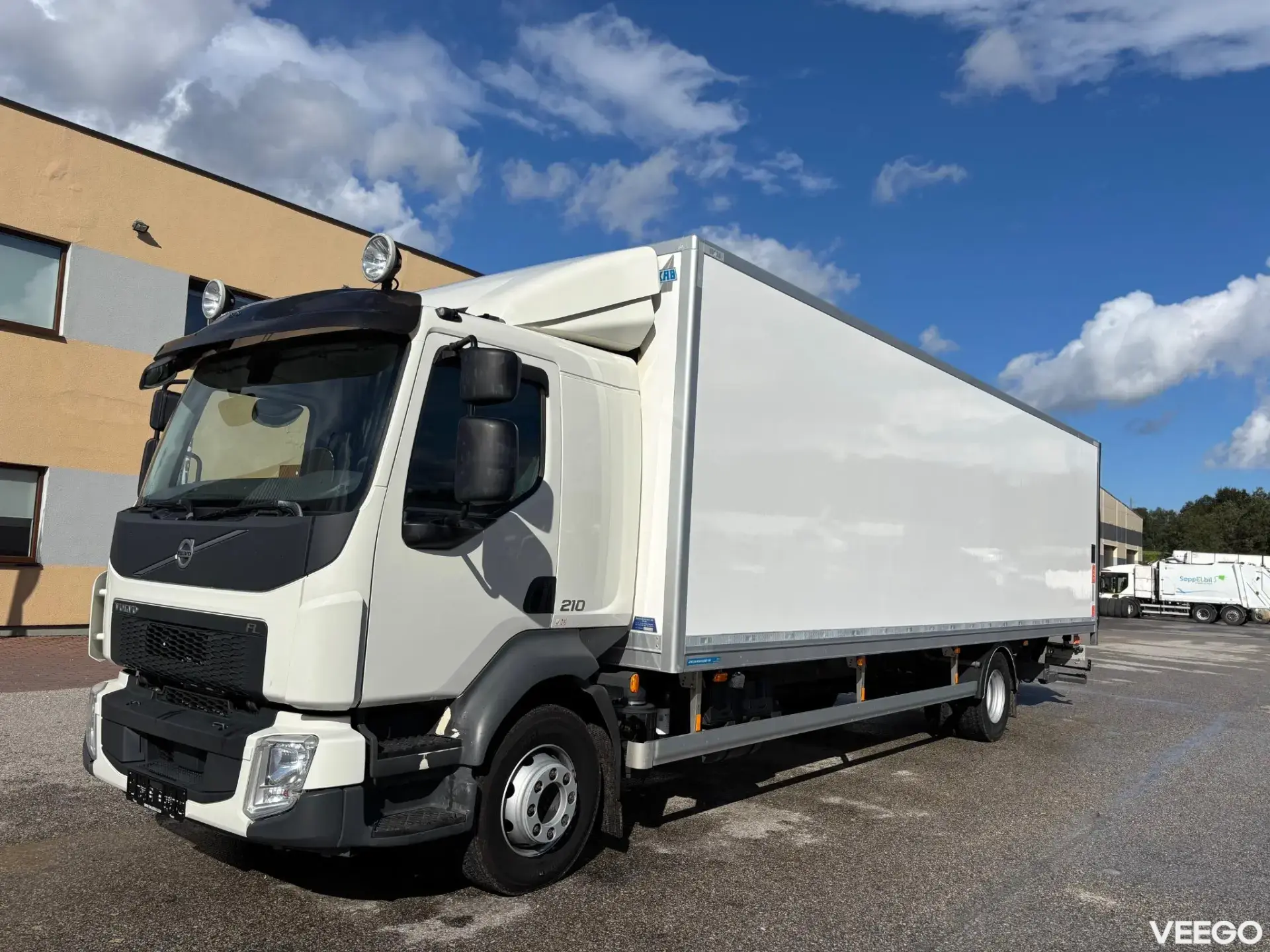 Volvo FL BOX HEATING + LIFT 158kW