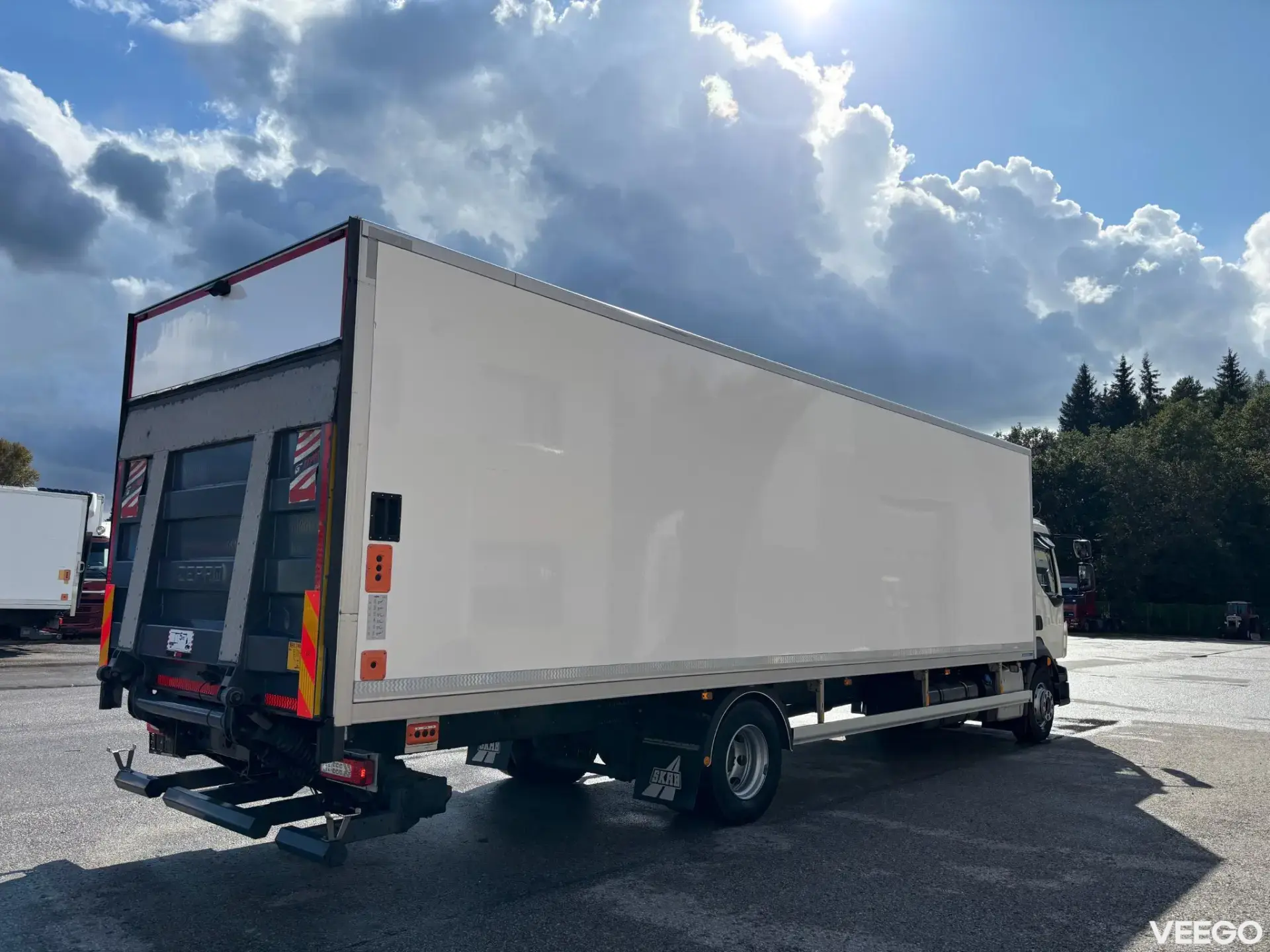 Volvo FL BOX HEATING + LIFT 158kW