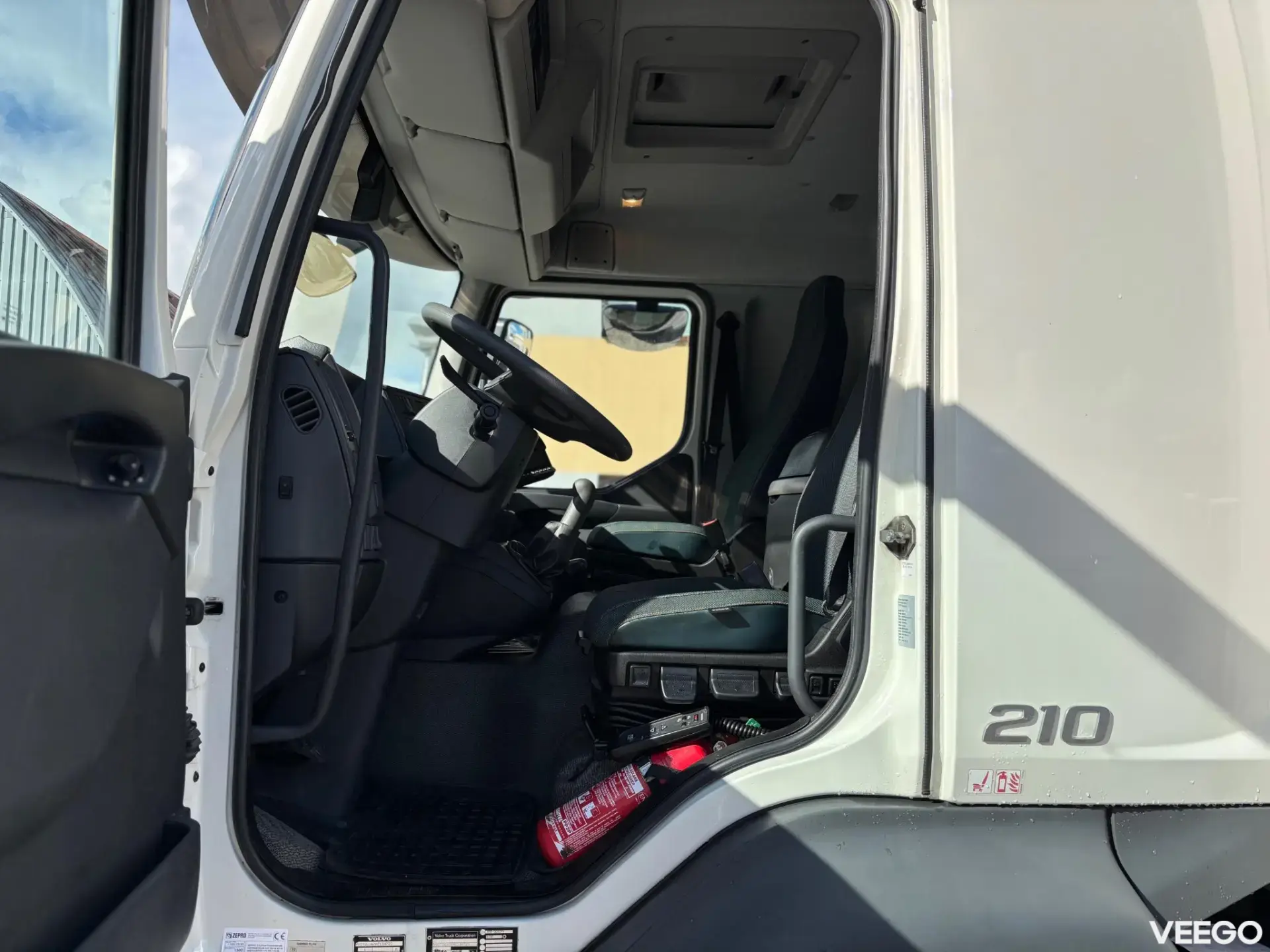 Volvo FL BOX HEATING + LIFT 158kW