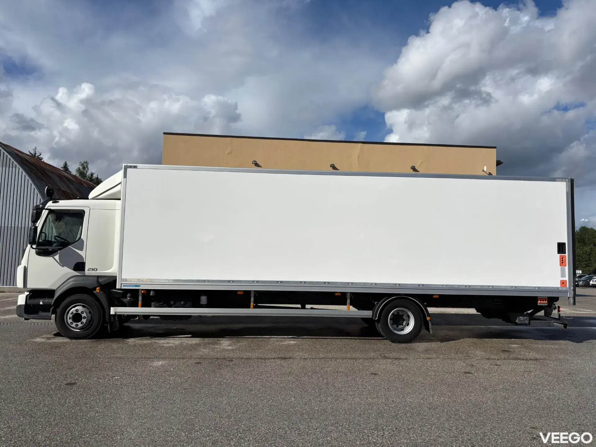 Volvo FL BOX HEATING + LIFT 158kW