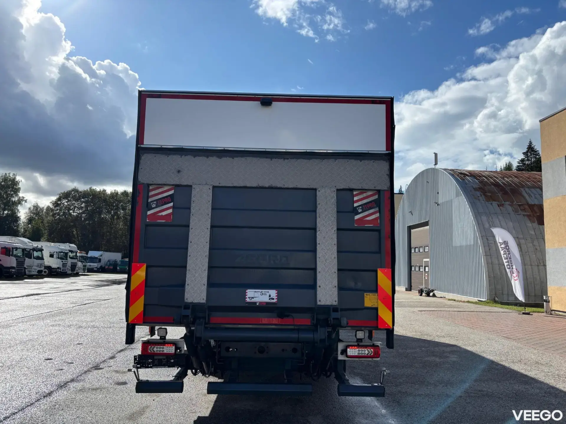 Volvo FL BOX HEATING + LIFT 158kW