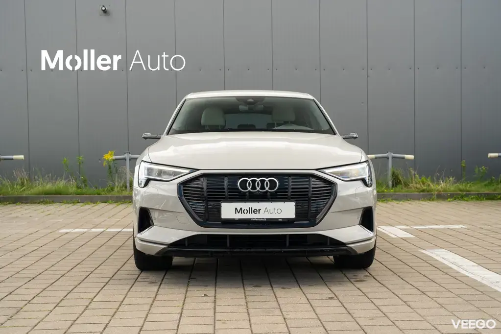 Audi e-tron 300kW