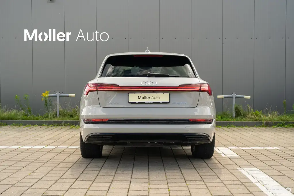 Audi e-tron 300kW
