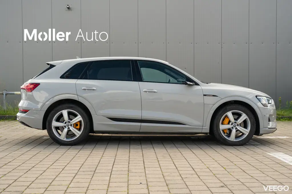 Audi e-tron 300kW
