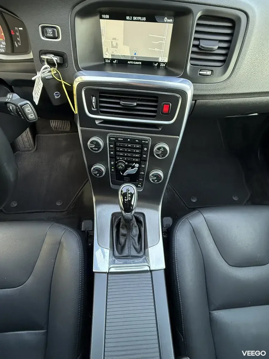 Volvo V60 Summum Facelift 2 133kW