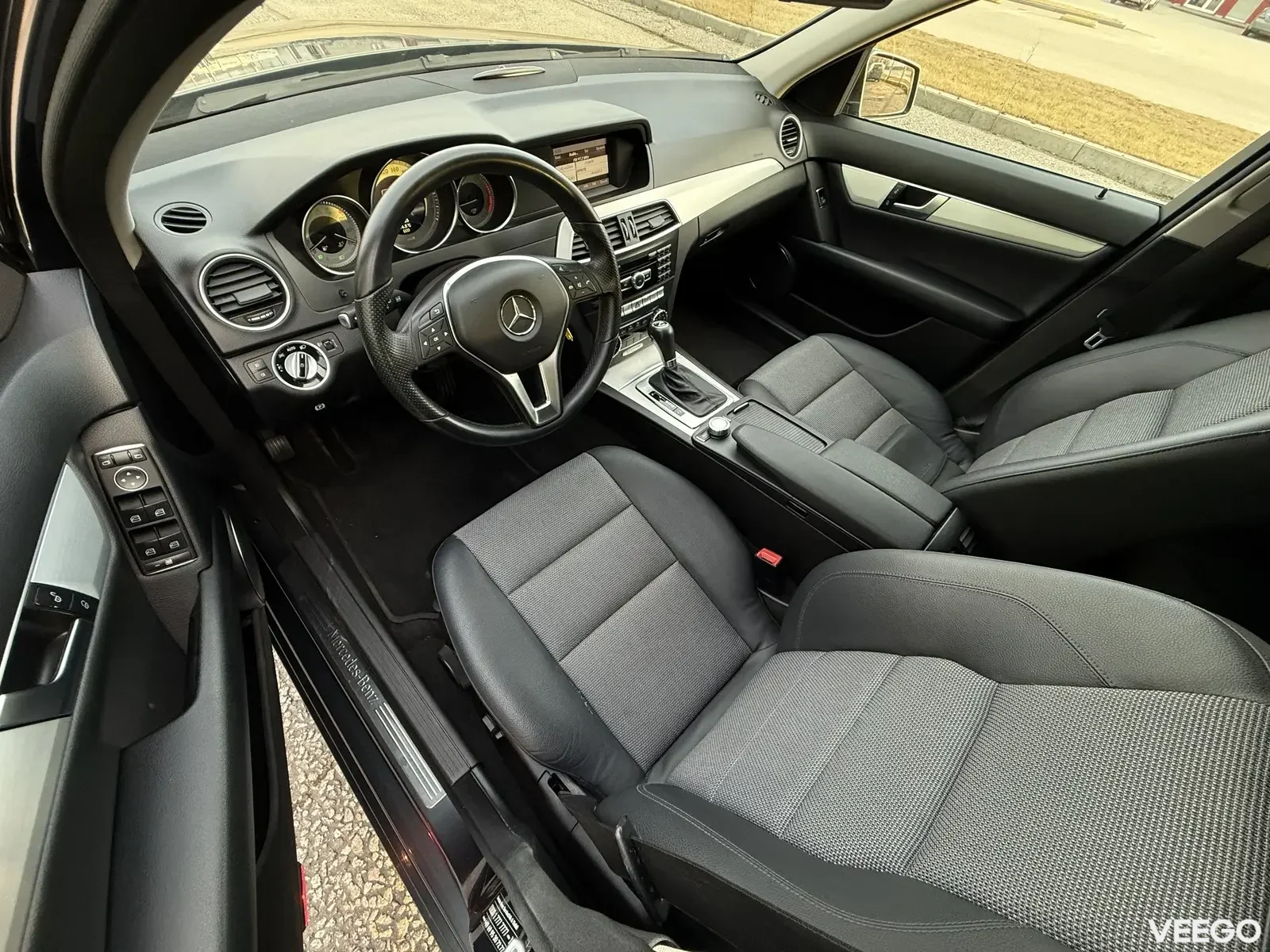 Mercedes-Benz C220 Avantgarde AMG Facelift 2.1 125kW