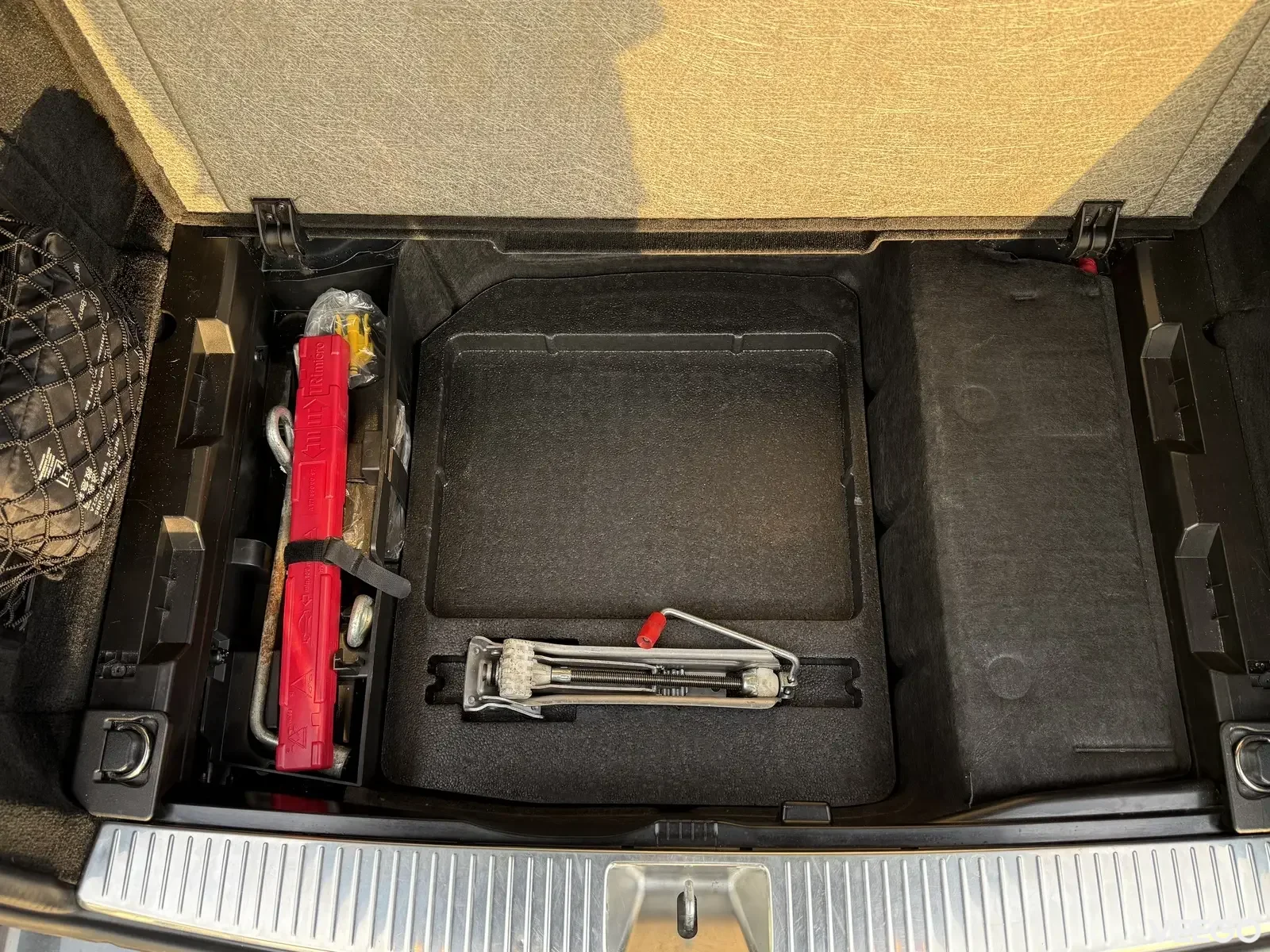 Mercedes-Benz C220 Avantgarde AMG Facelift 2.1 125kW