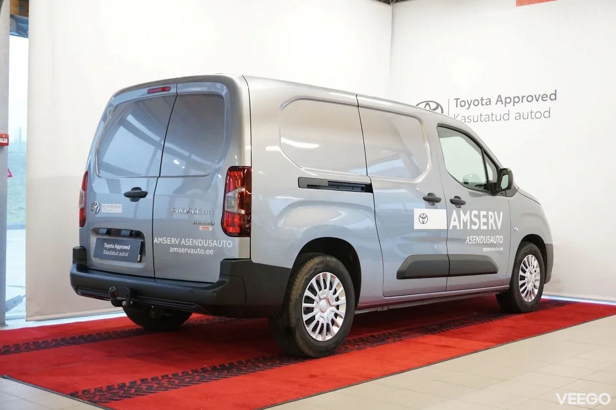 Toyota Proace City Long Electric Professional Plus 62kW