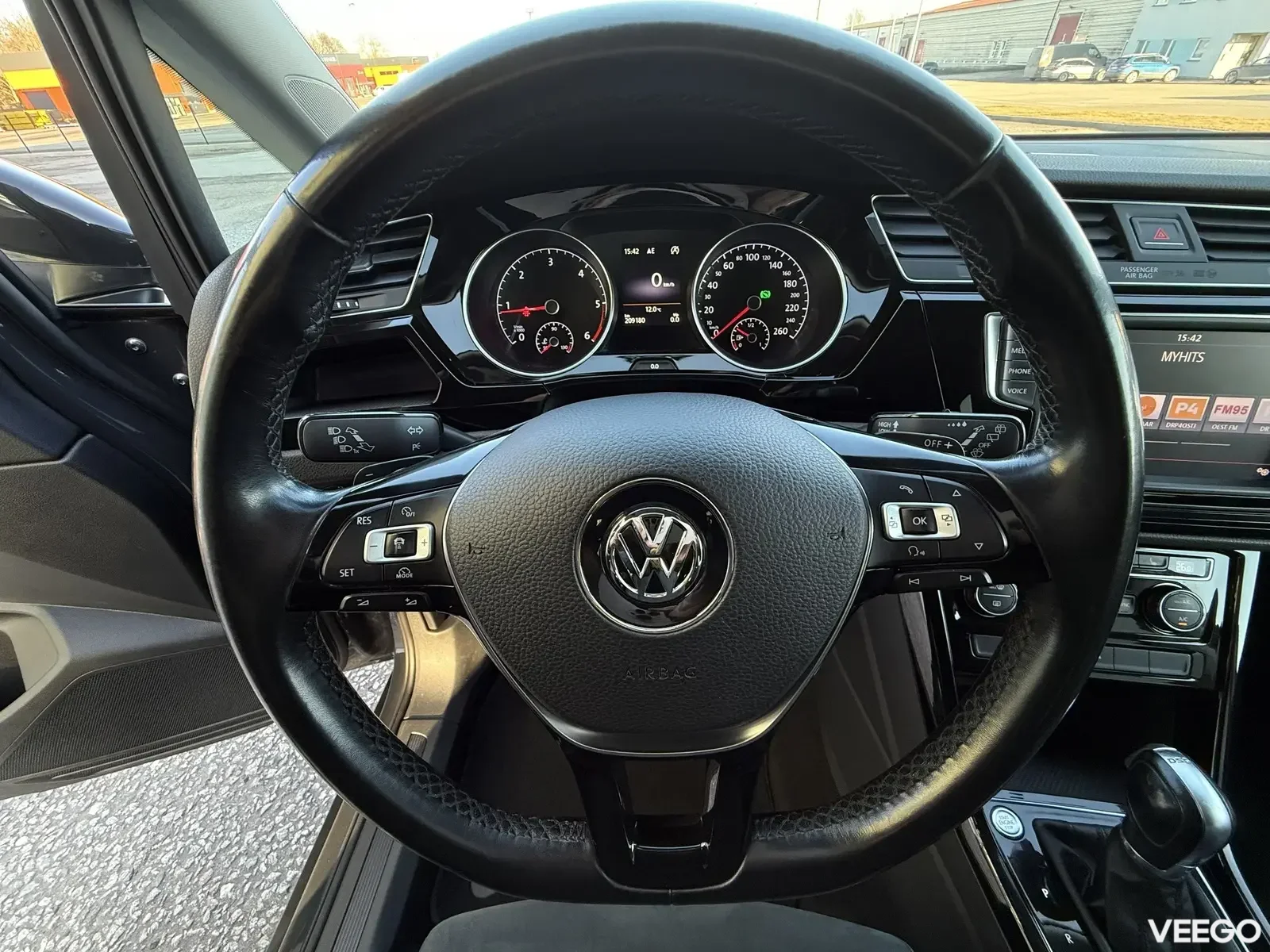 Volkswagen Touran Highline Facelift 7k 2 140kW