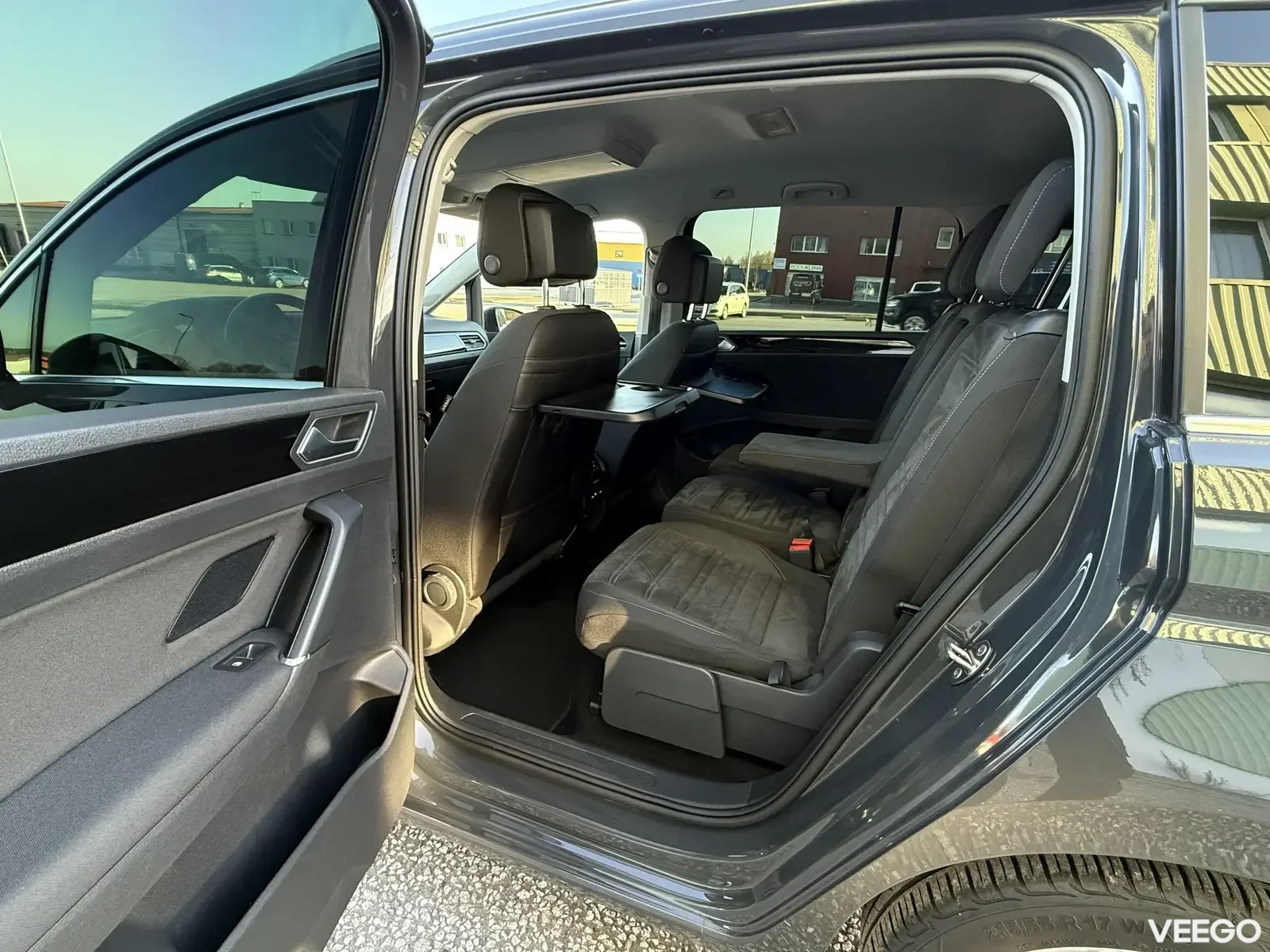 Volkswagen Touran Highline Facelift 7k 2 140kW