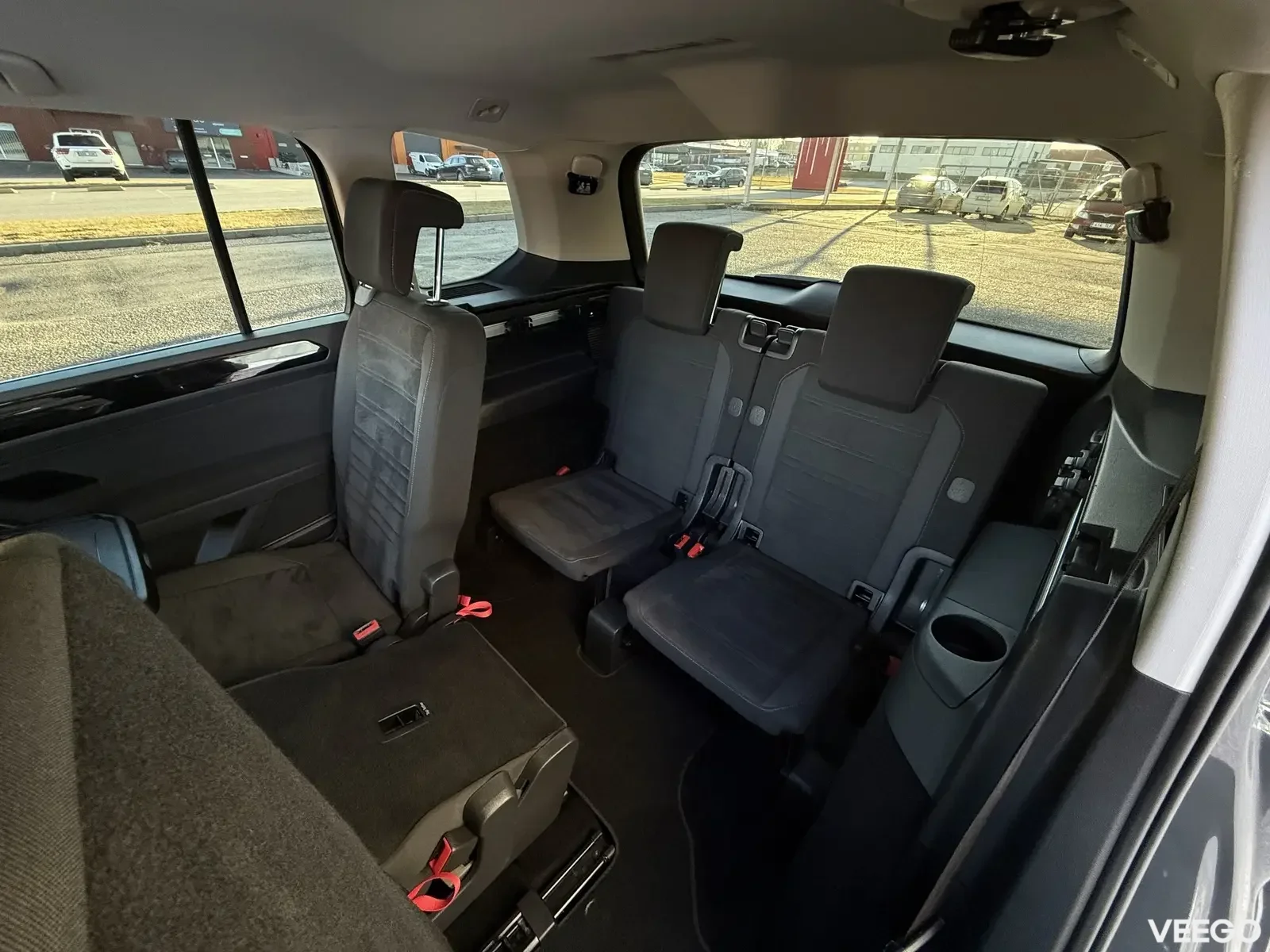 Volkswagen Touran Highline Facelift 7k 2 140kW