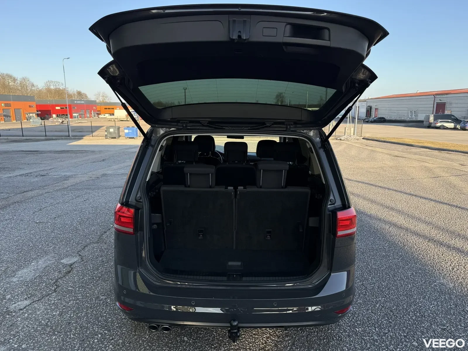 Volkswagen Touran Highline Facelift 7k 2 140kW