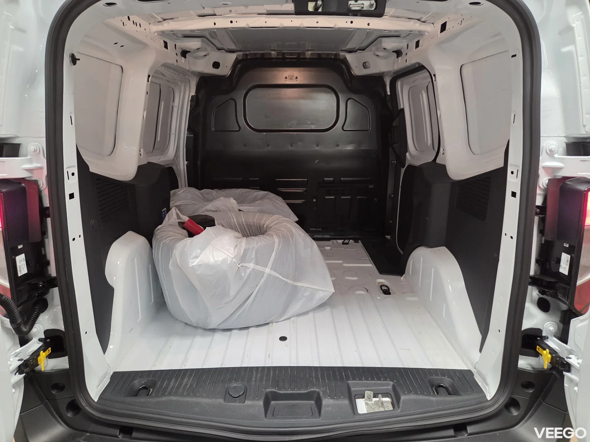 Ford Transit Courier V769 Trend Van 1.5L EcoBlue diesel 100hj / 74kW 6-käigulinemanuaal, FWD MY24,75 1.5 73kW