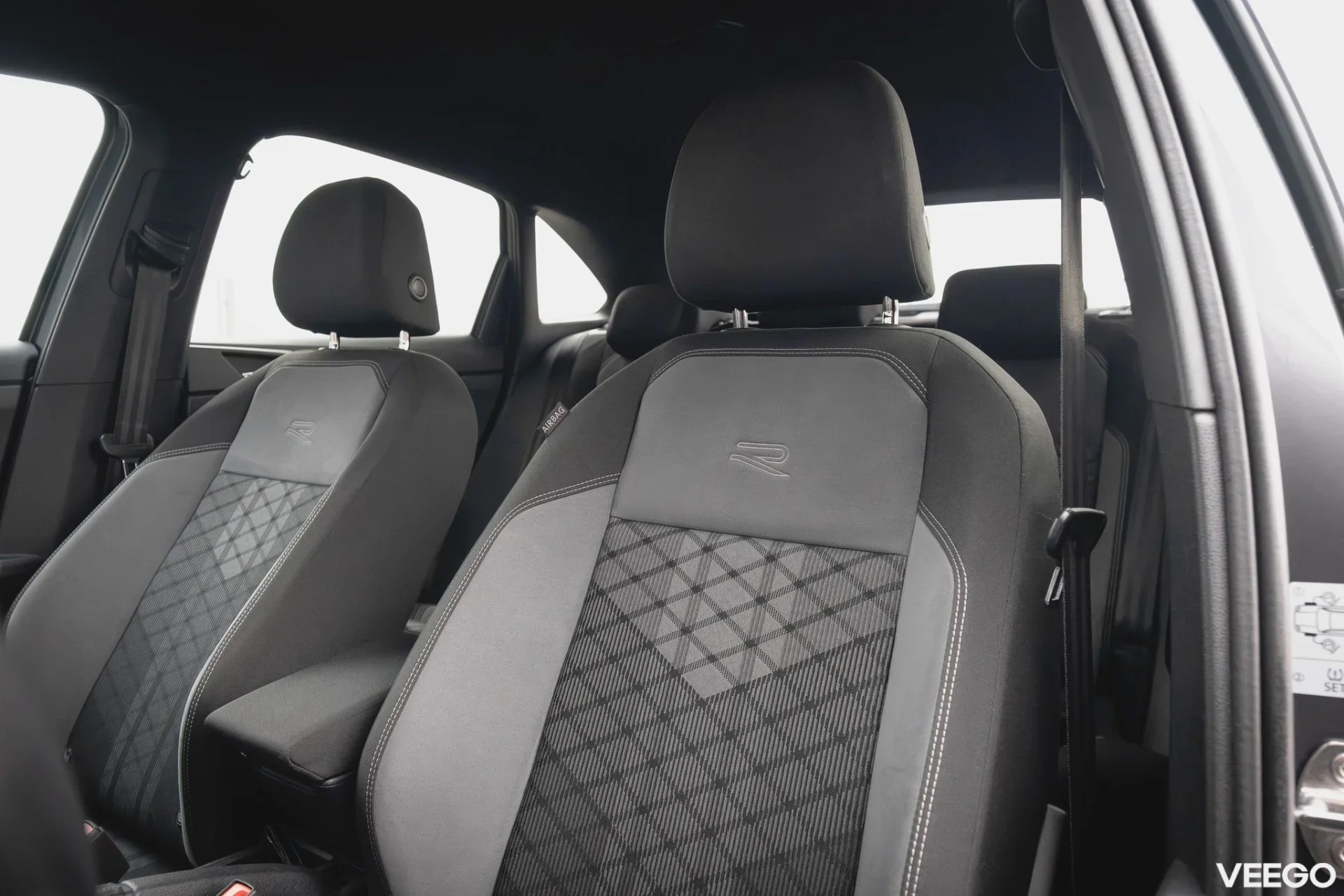 Volkswagen Taigo R-Line 1 81kW