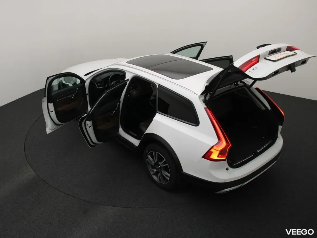 Volvo v90-cross-country 2 173kW