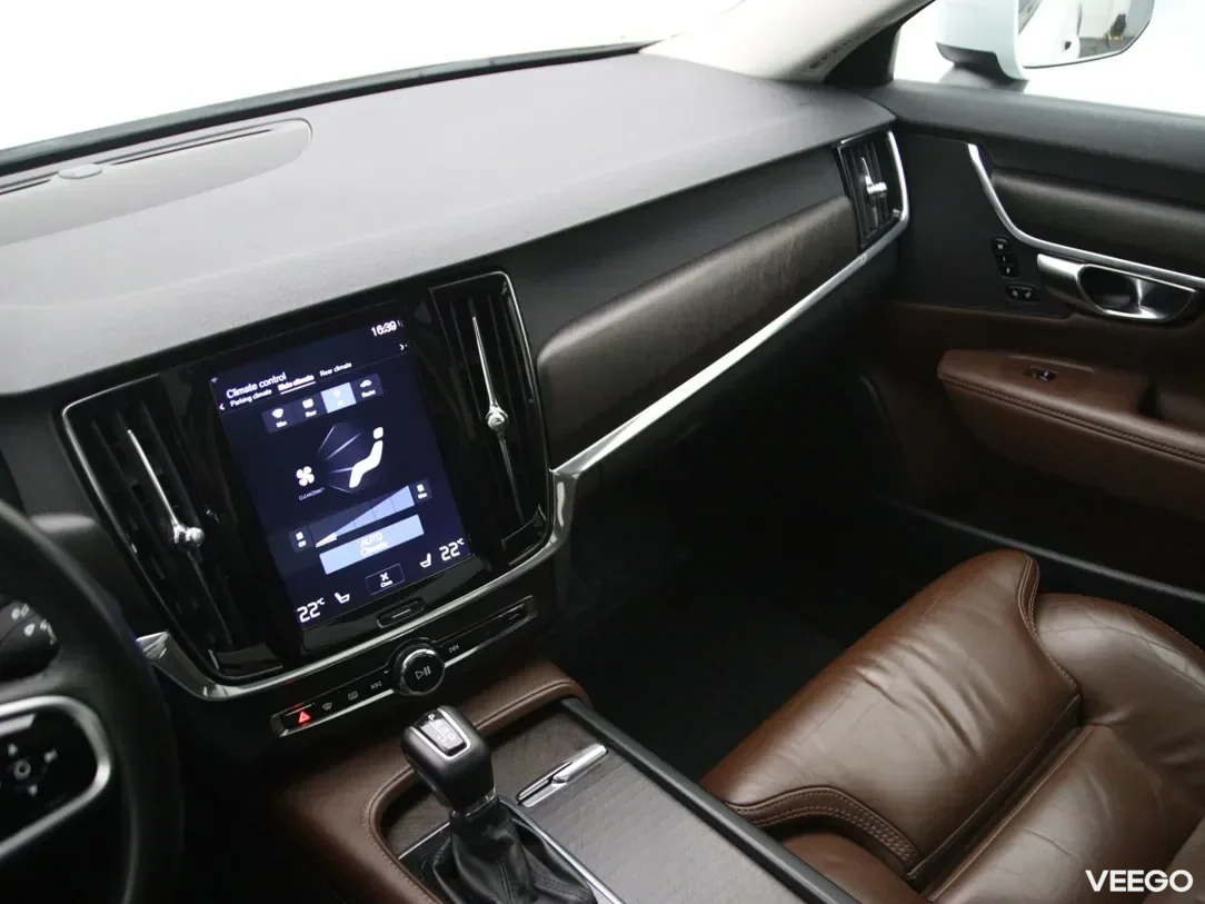 Volvo v90-cross-country 2 173kW