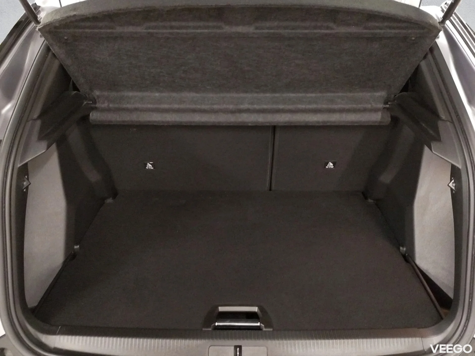 Peugeot 2008 Allure Hybrid 136 e-DCS6 100kW