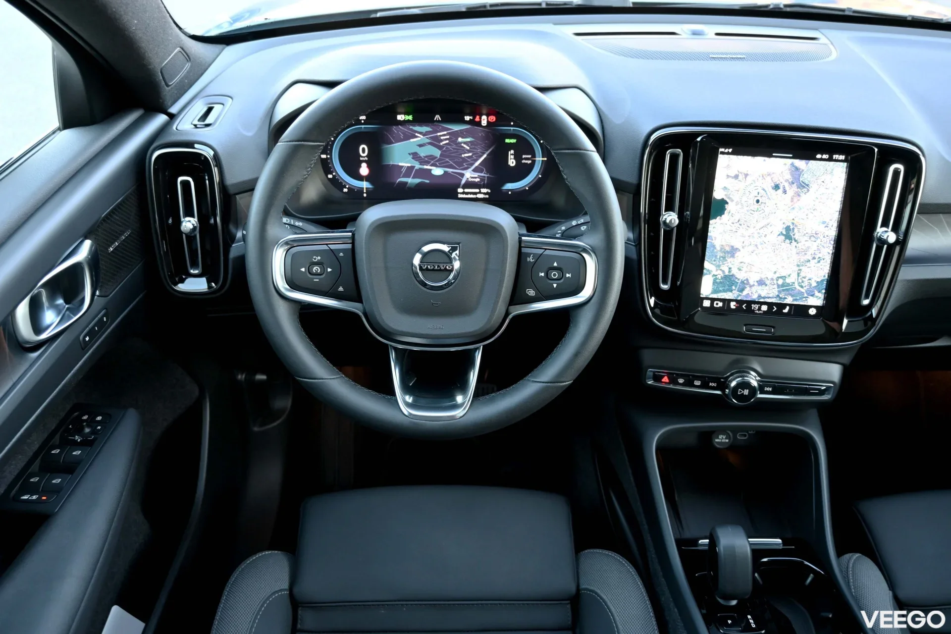 Volvo C40 AWD H&K ULTIMATE XENIUM INTELLI PRO FULL MY2023 300kW