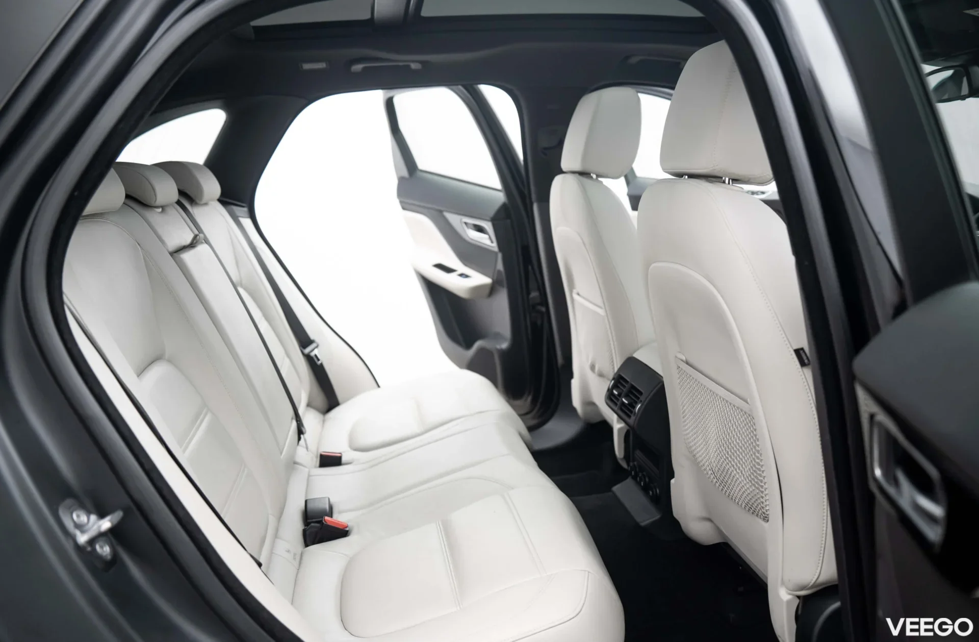 Jaguar F-Pace 2.0 132kW